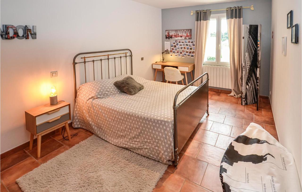 3 Bedroom Awesome Home In Chateuneuf De Gadagne Châteauneuf-de-Gadagne Eksteriør billede