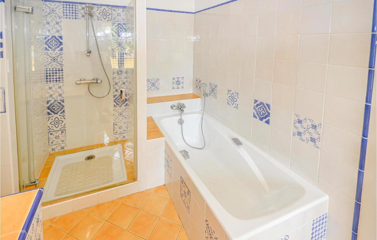 3 Bedroom Awesome Home In Chateuneuf De Gadagne Châteauneuf-de-Gadagne Eksteriør billede