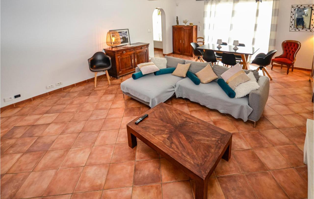 3 Bedroom Awesome Home In Chateuneuf De Gadagne Châteauneuf-de-Gadagne Eksteriør billede