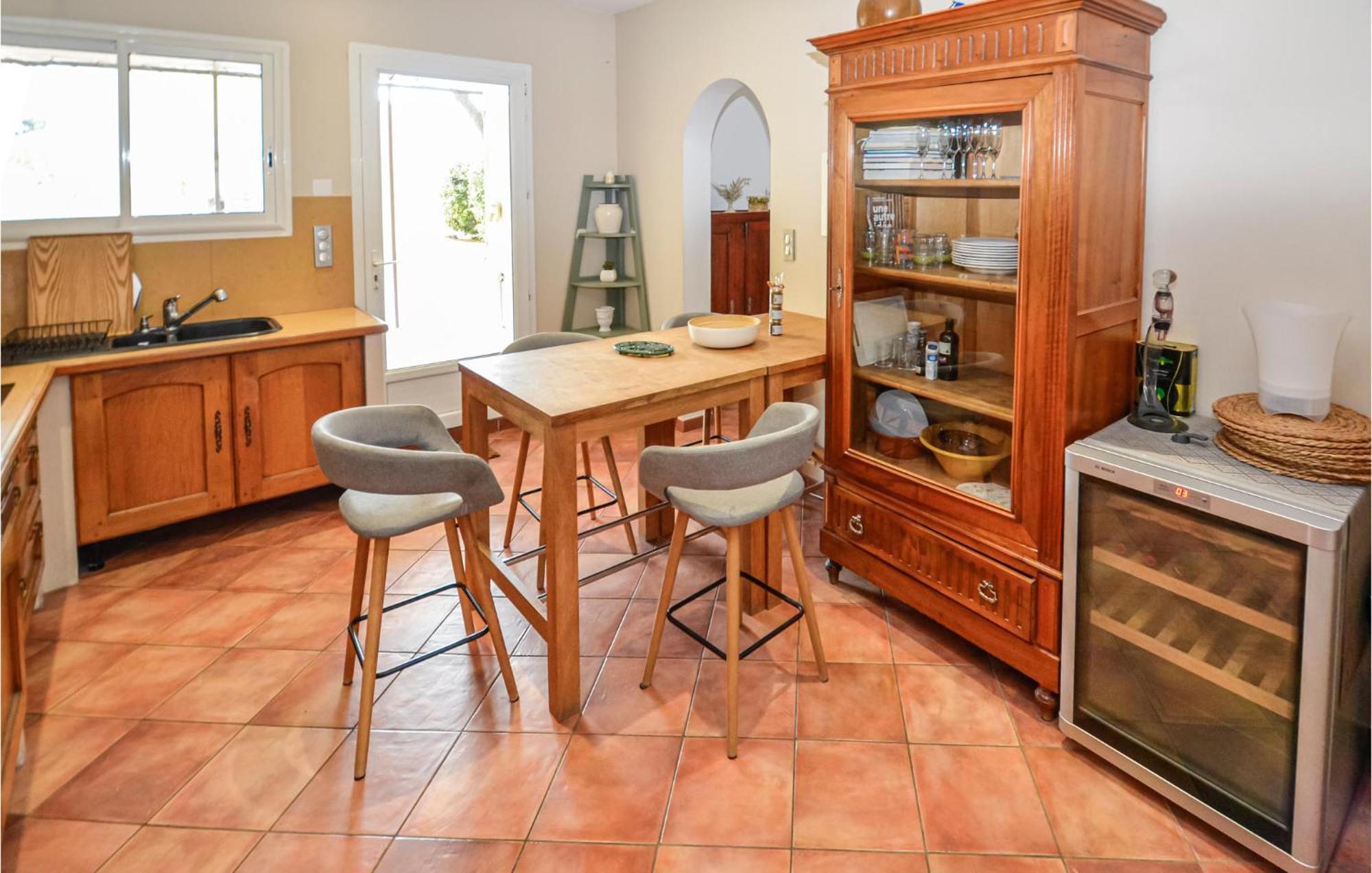 3 Bedroom Awesome Home In Chateuneuf De Gadagne Châteauneuf-de-Gadagne Eksteriør billede