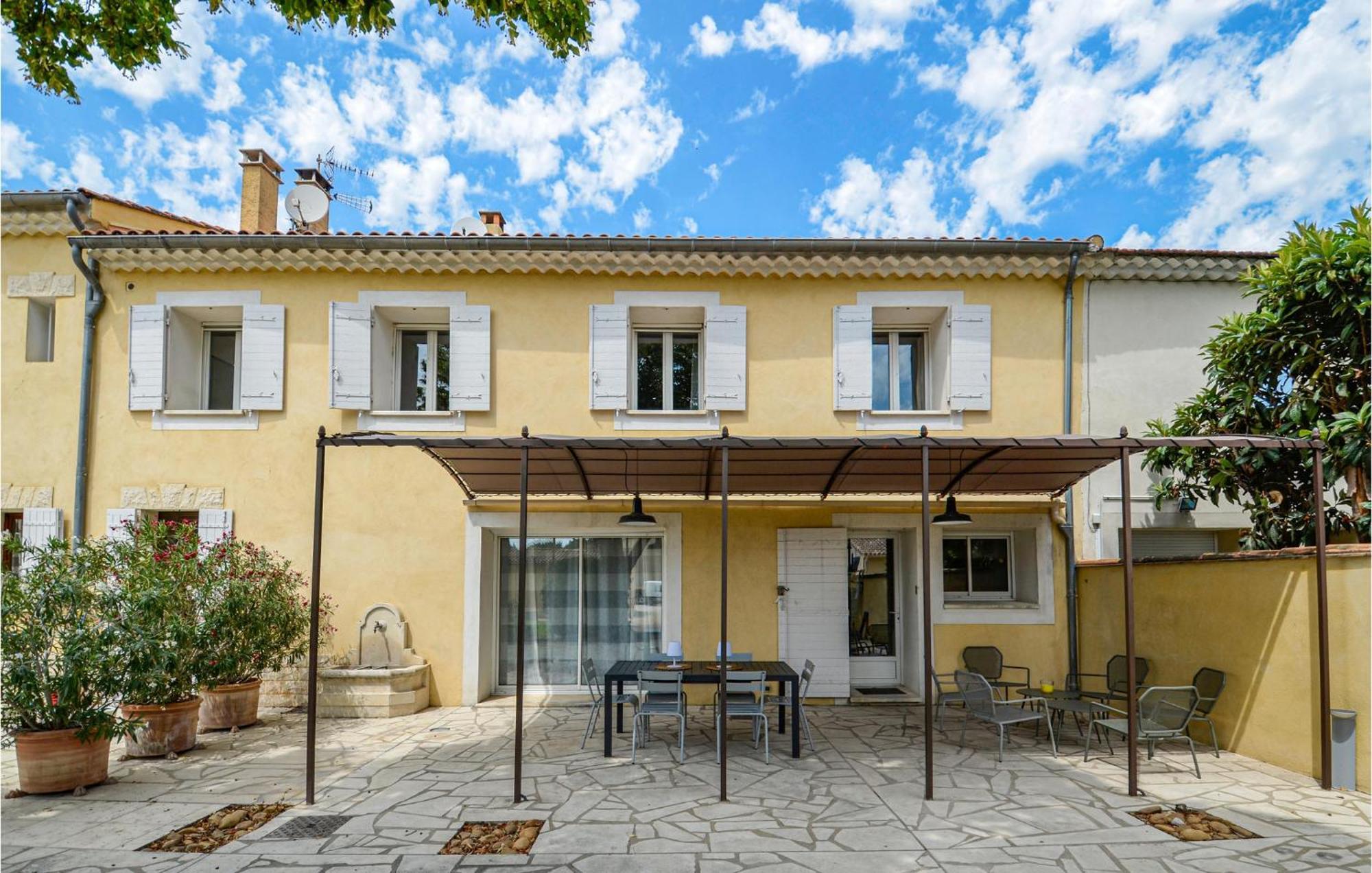 3 Bedroom Awesome Home In Chateuneuf De Gadagne Châteauneuf-de-Gadagne Eksteriør billede